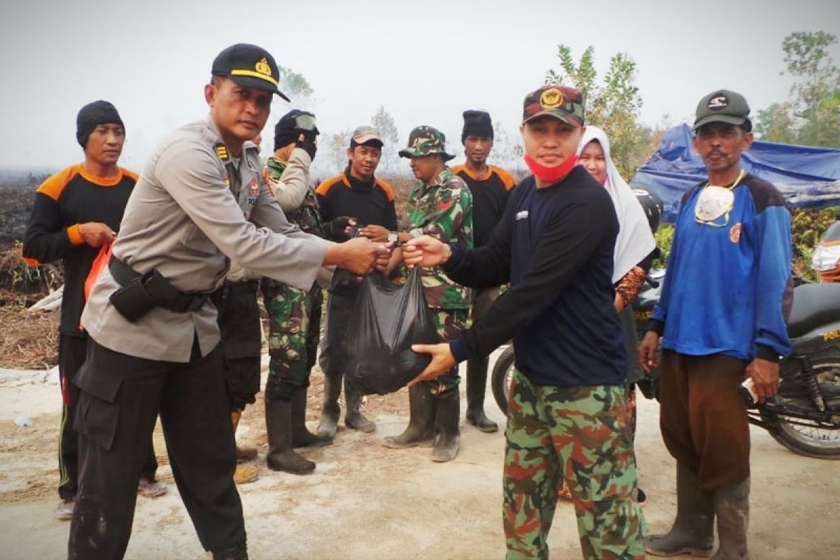 Solidaritas tumbuh di tengah musibah kebakaran lahan