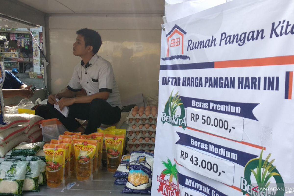 Bulog Tulungagung operasi pasar beras, gula dan minyak goreng