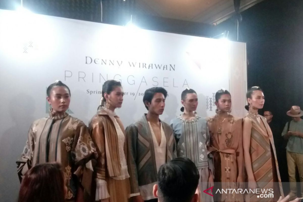 Denny Wirawan berdayakan masyarakat Lombok lewat koleksi "Pringgasela"