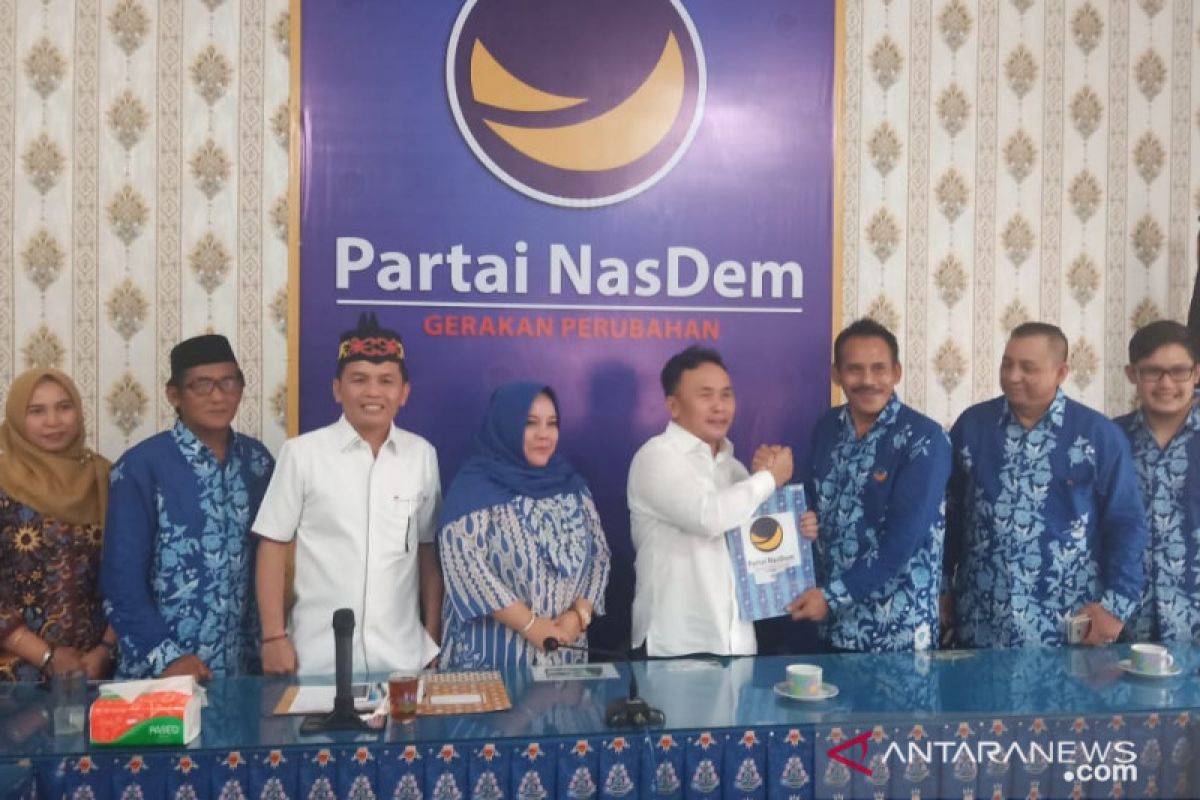 Sugianto Sabran mendaftar bacagub Kalteng ke Partai Nasdem