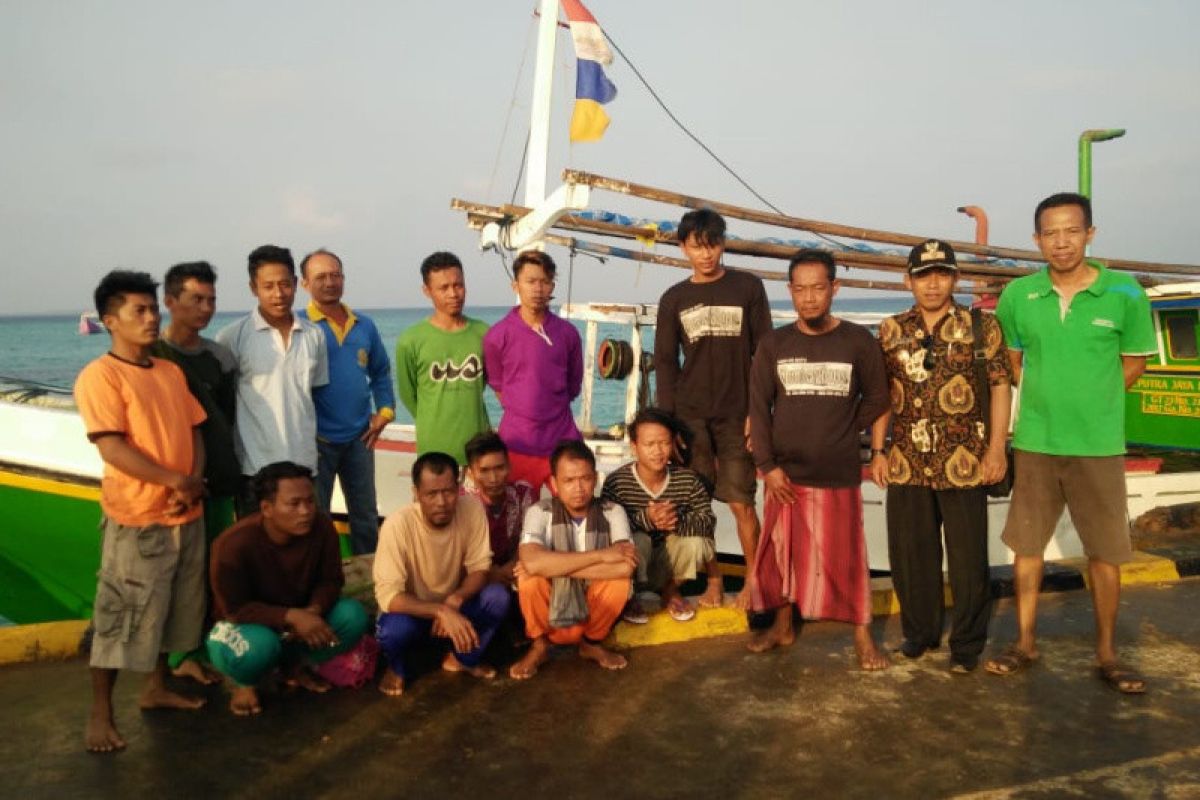 13 ABK selamat yang kapalnya dihantam ombak di Laut Jepara dipulangkan