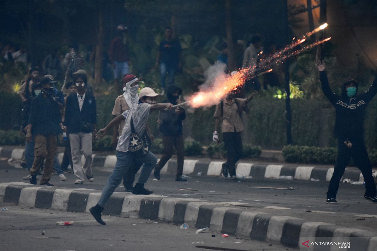 Sejumlah fasilitas publik Kelurahan Gelora rusak pascademo pelajar