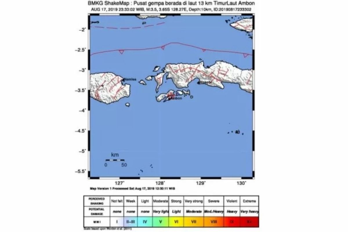 Flash - Gempa magnitudo 6,8 guncang pulau Ambon