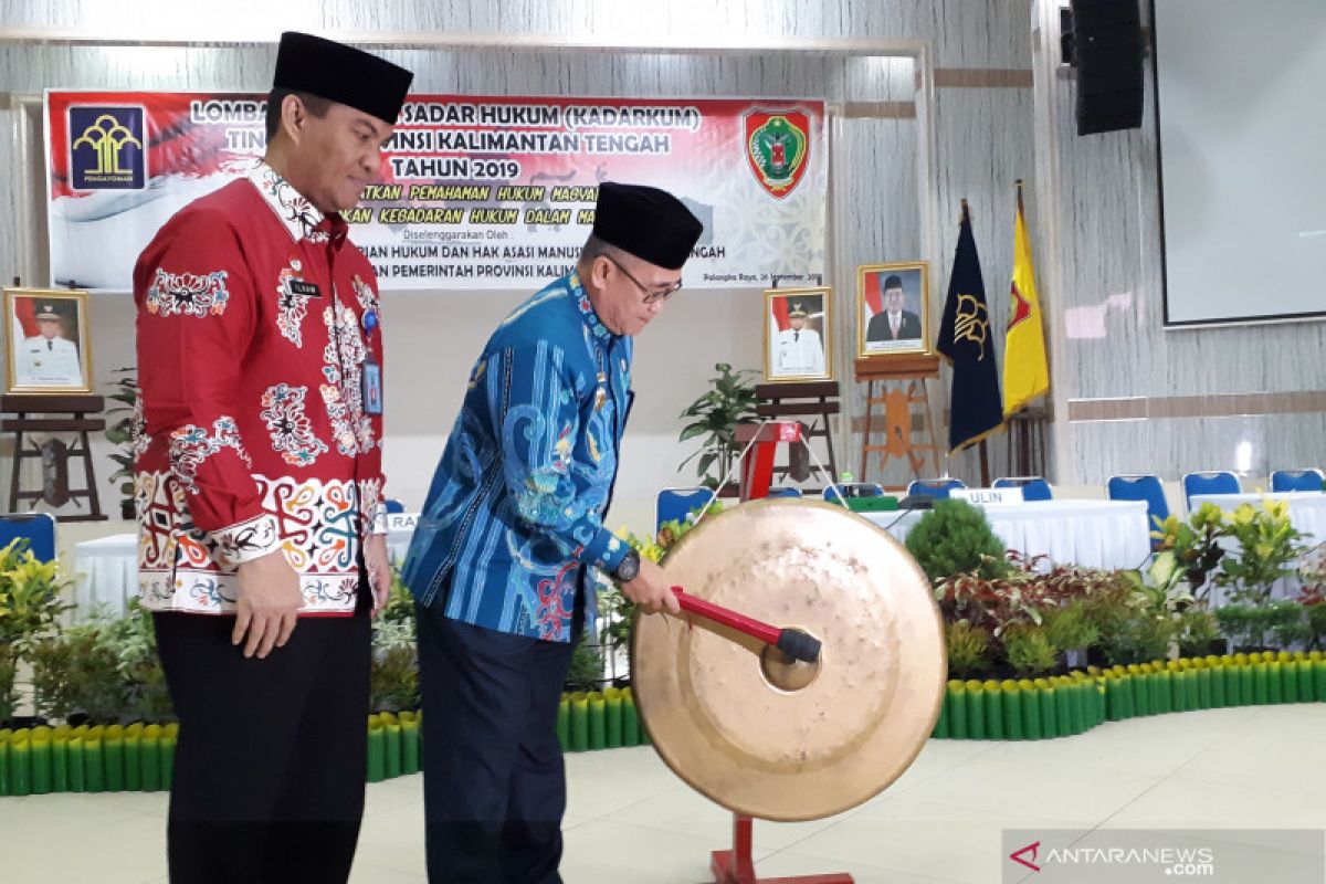 Memasyarakatkan hukum di Kalteng melalui lomba kadarkum