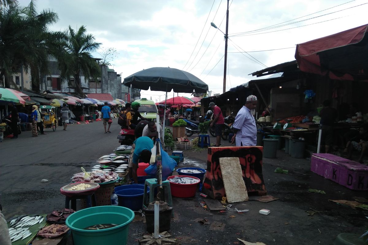 Gempa Maluku, sejumlah warga masih berlindung di Masjid Baiturahman