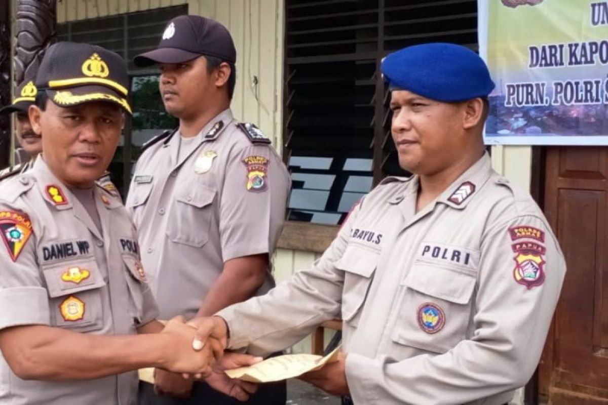 Kapolda Papua beri bantuan kepada korban kebakaran di Asmat