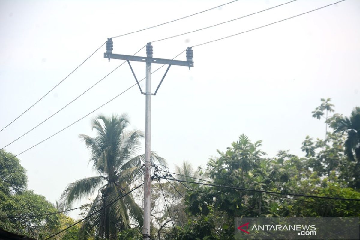 Warga Senayang ingin terang di Hari Listrik Nasional