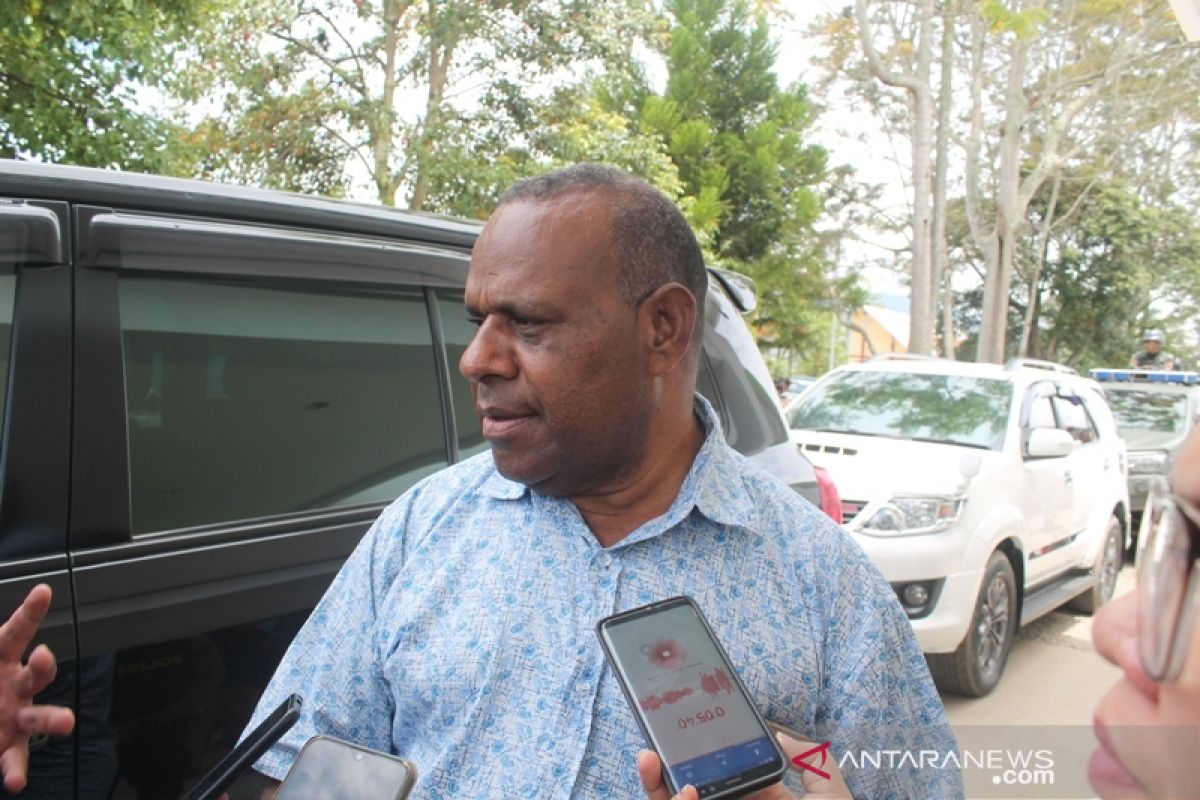 Jokowi expected to resolve Papuan problems through dialogue: Priest