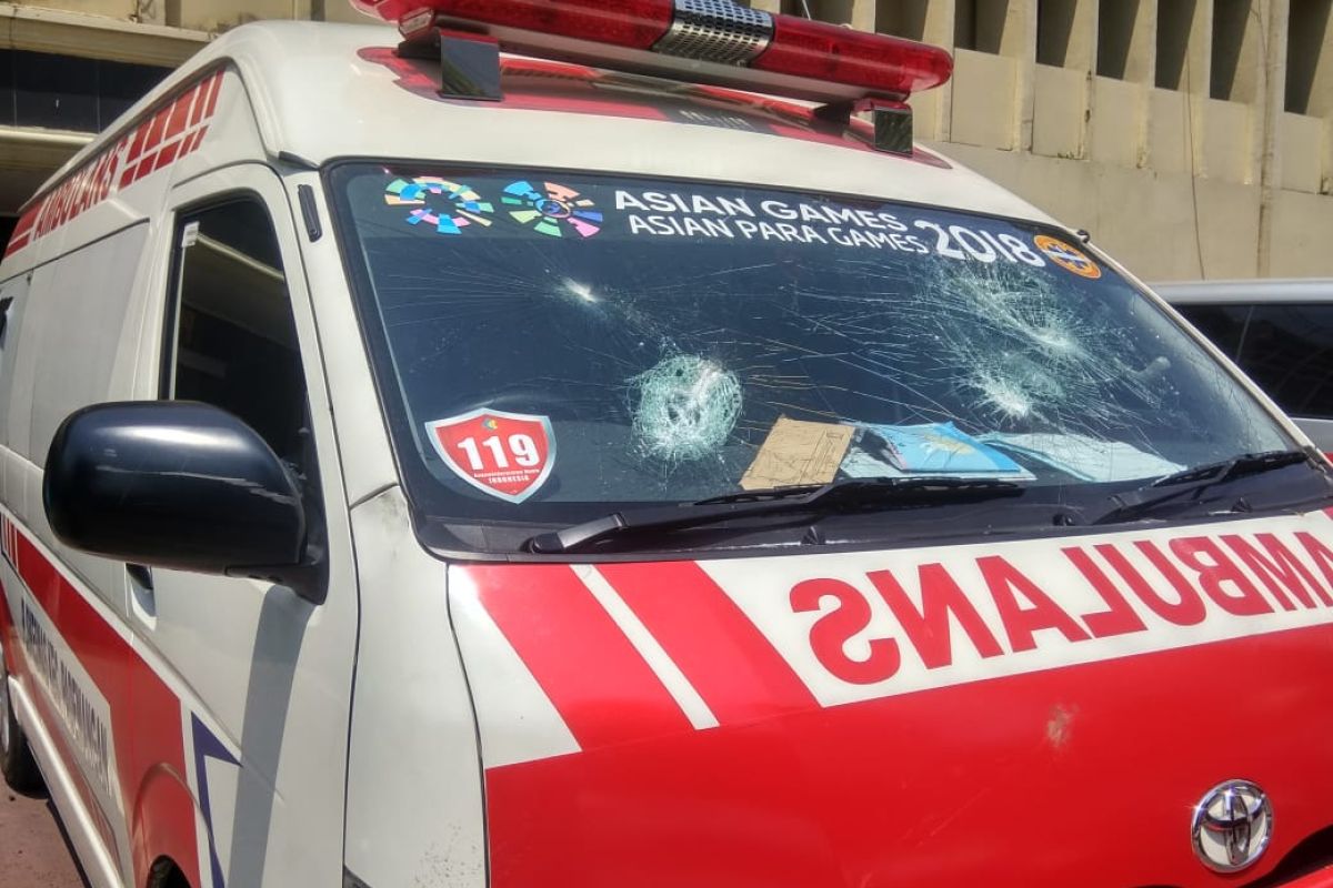 Polisi mengakui salah viralkan video ambulans angkut batu dan perusuh
