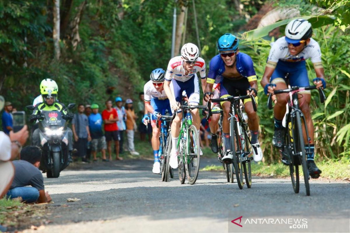 Tour de Banyuwangi Ijen, Aiman persembahkan kemenangan untuk almarhum Taufik (Video)