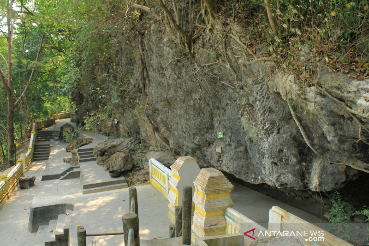 Goa Selarong menambah fasilitas wisata untuk dongkrak kunjungan