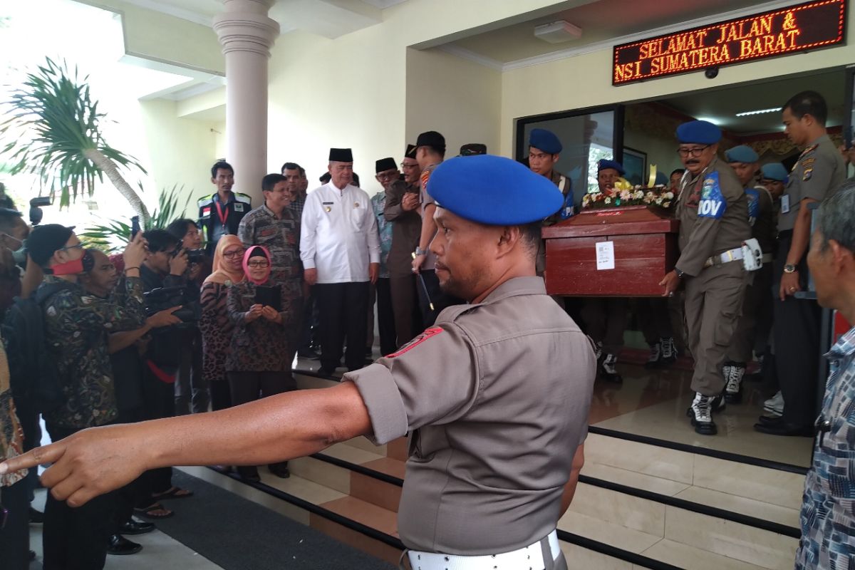 Empat jenazah korban kericuhan Wamena tiba di Padang