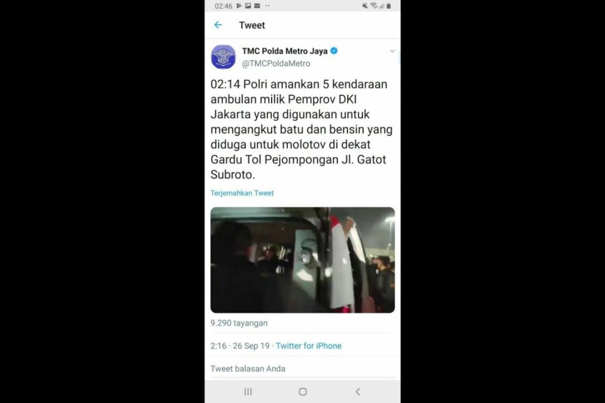 Pakar sebut video Ambulans DKI bawa batu oleh akun medsos TMC Polda termasuk penyebaran hoaks