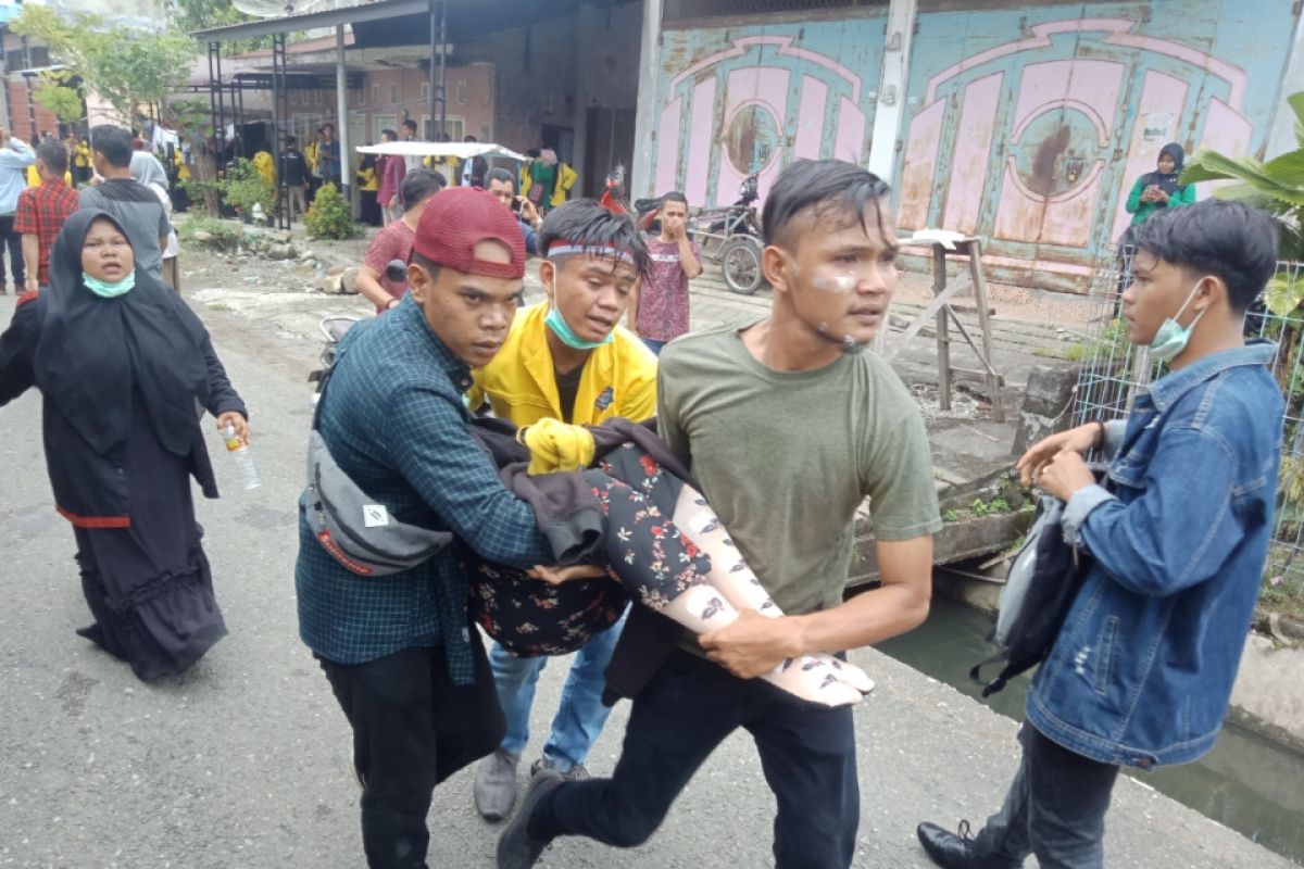 38 mahasiswa Aceh Barat dilarikan ke rumah sakit akibat gas air mata