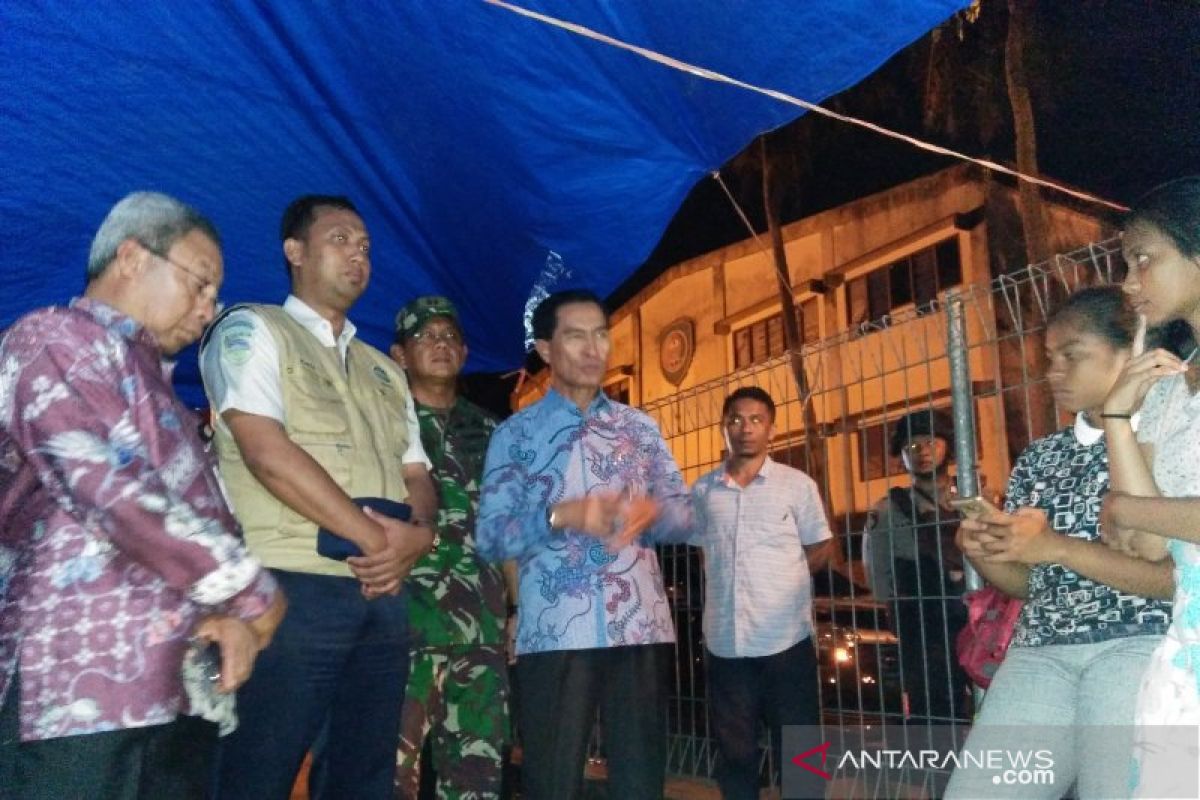 Wawali-Dandim kunjungi tempat pengungsian imbau warga pulang