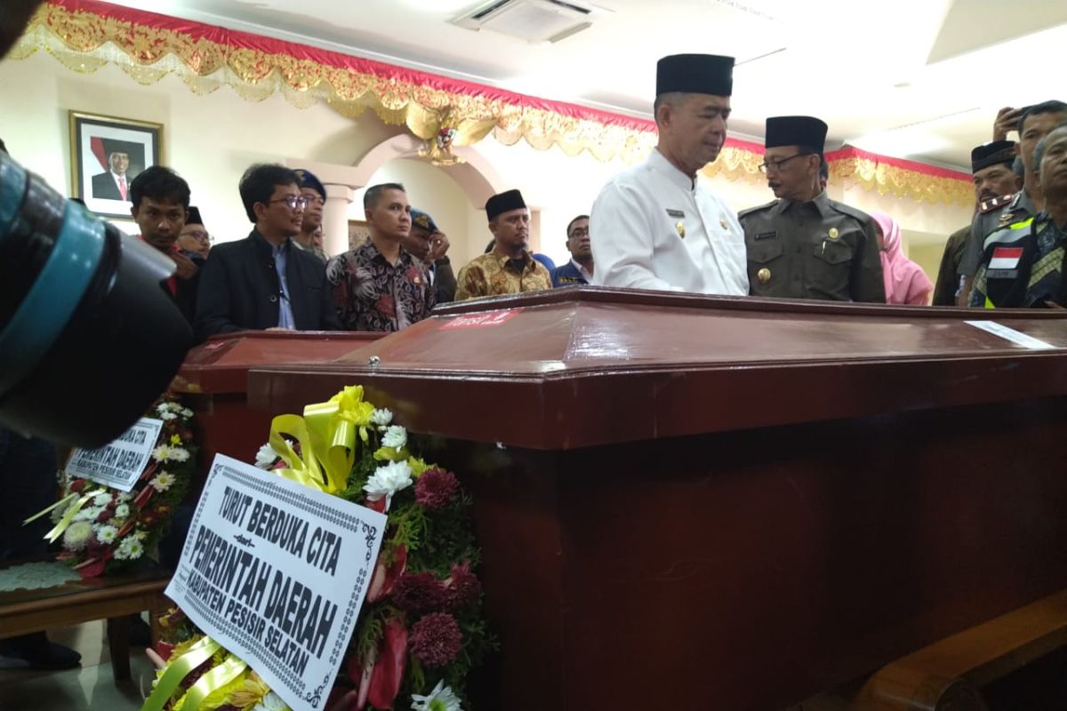 Dua jenazah korban Wamena tiba di Bandara Minangkabau