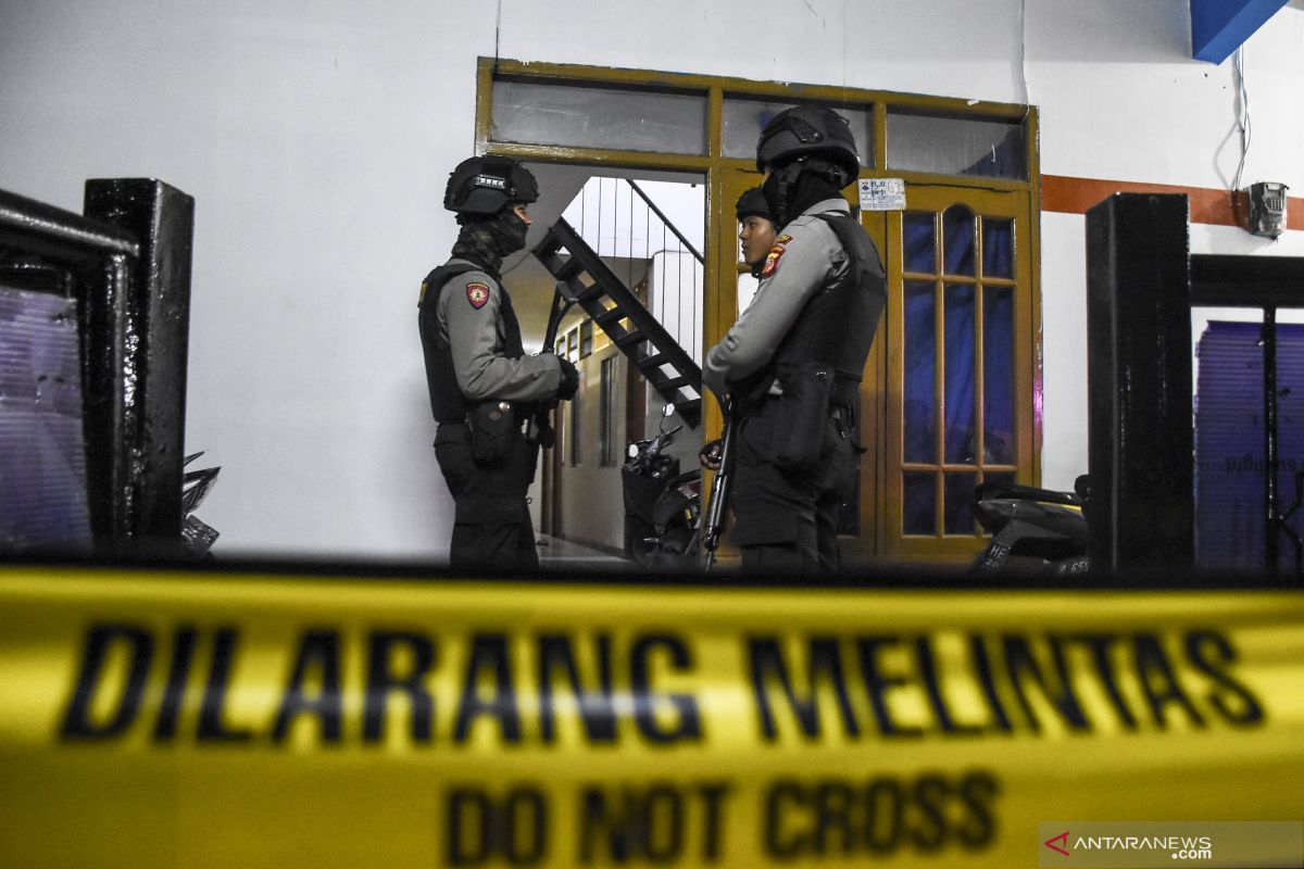 Tempat tinggal terduga teroris di Bandung digeledah Densus 88