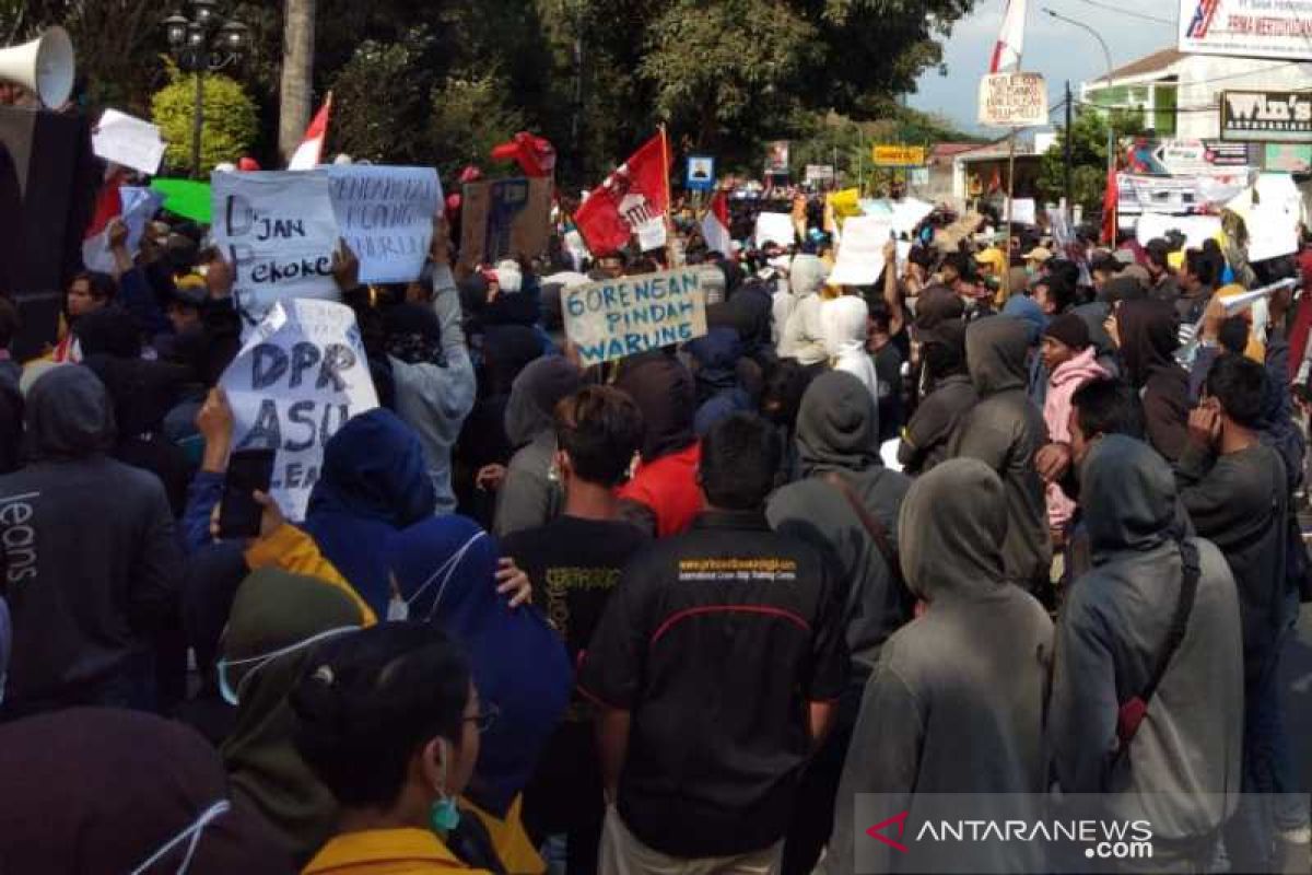 Rusak fasilitas umum, 42 pelaku unjuk rasa di Magelang diamankan