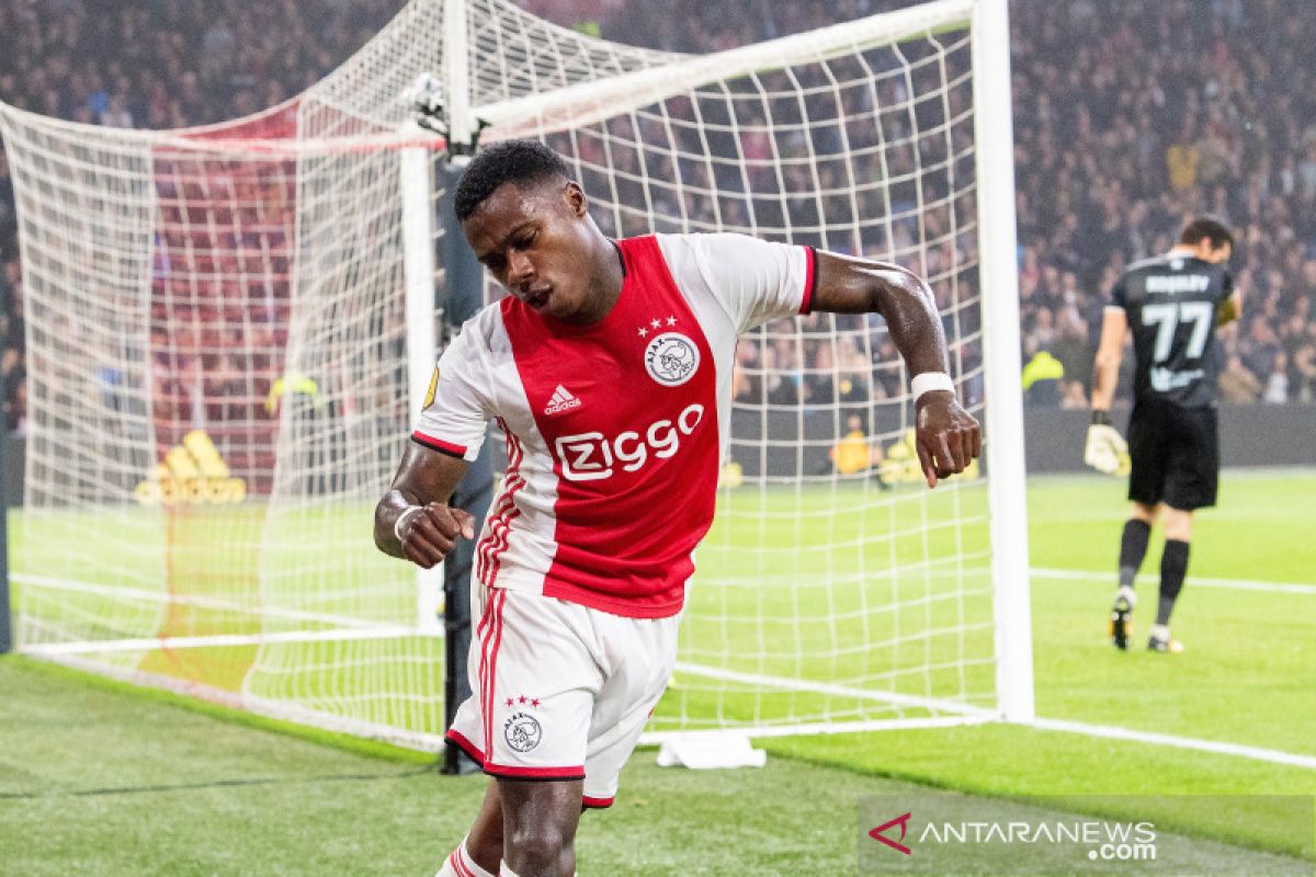 Klasemen Liga Belanda , Ajax di puncak ditempel PSV