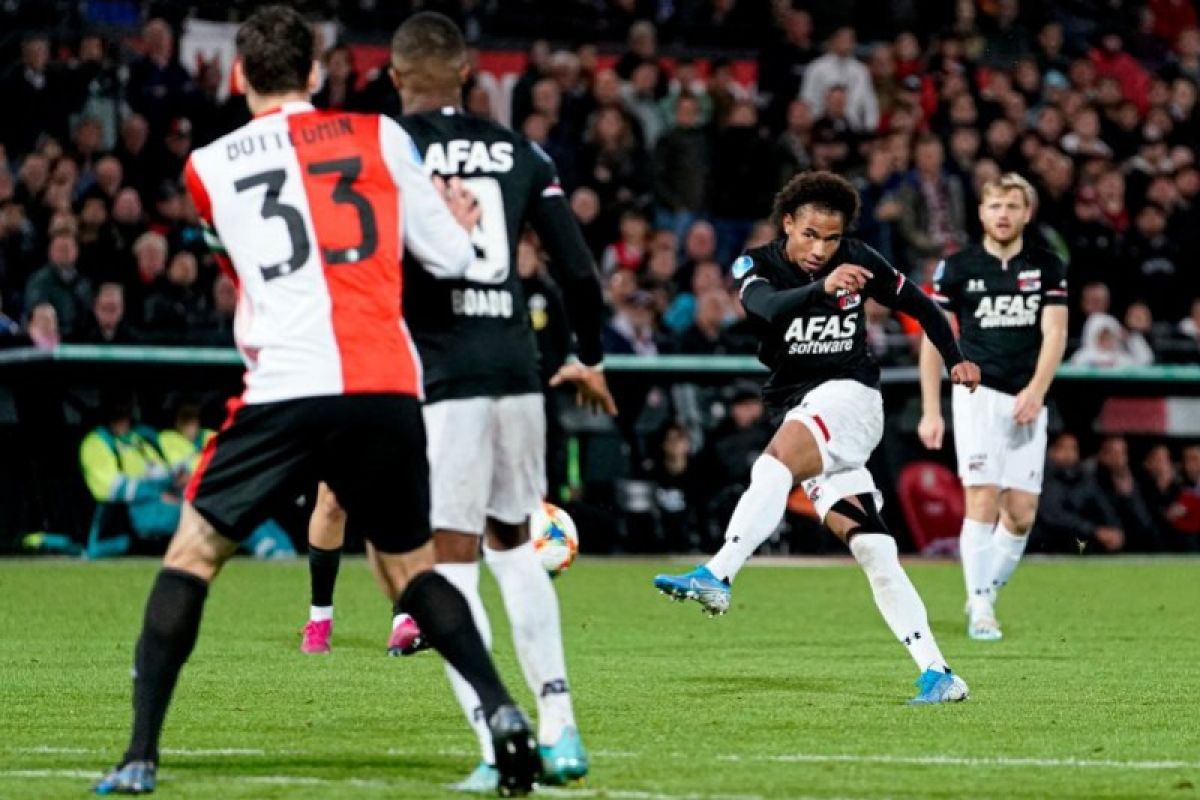Feyenoord kalah perdana, dilumat AZ di hadapan pendukungnya