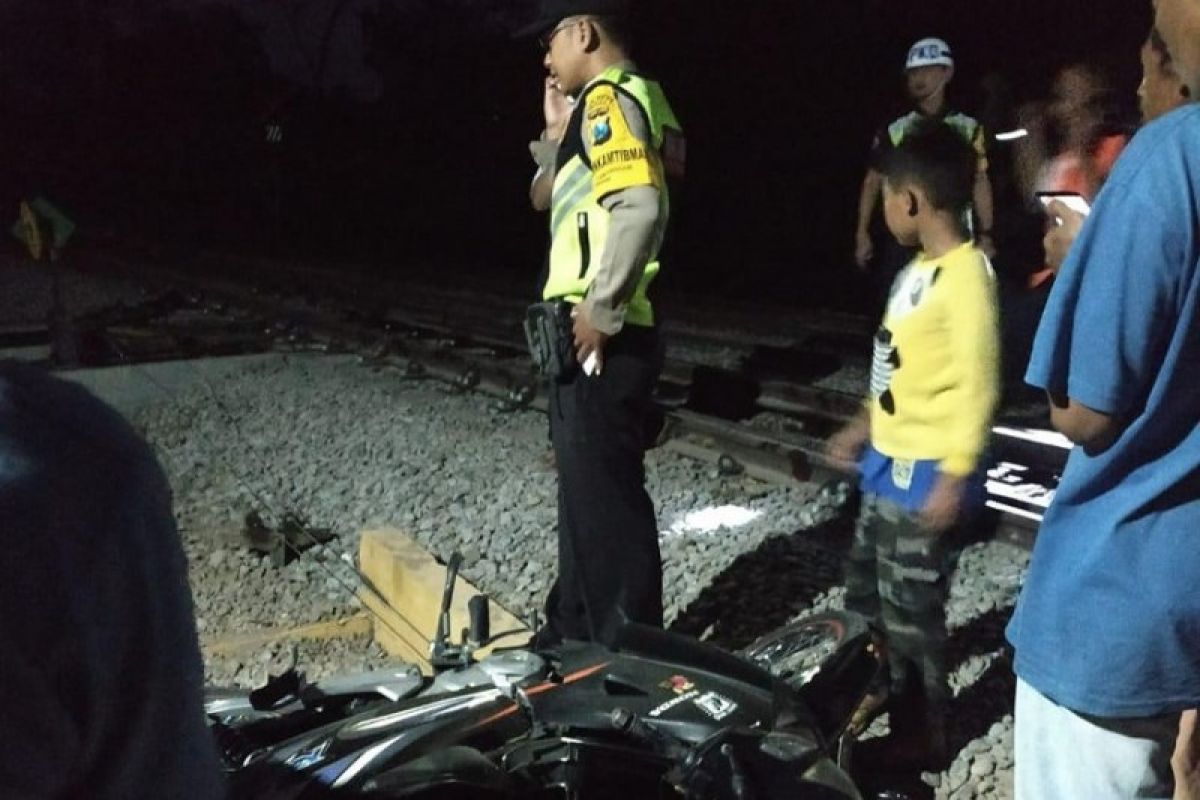 Seorang ibu tertabrak kereta api di Kabupaten Blitar