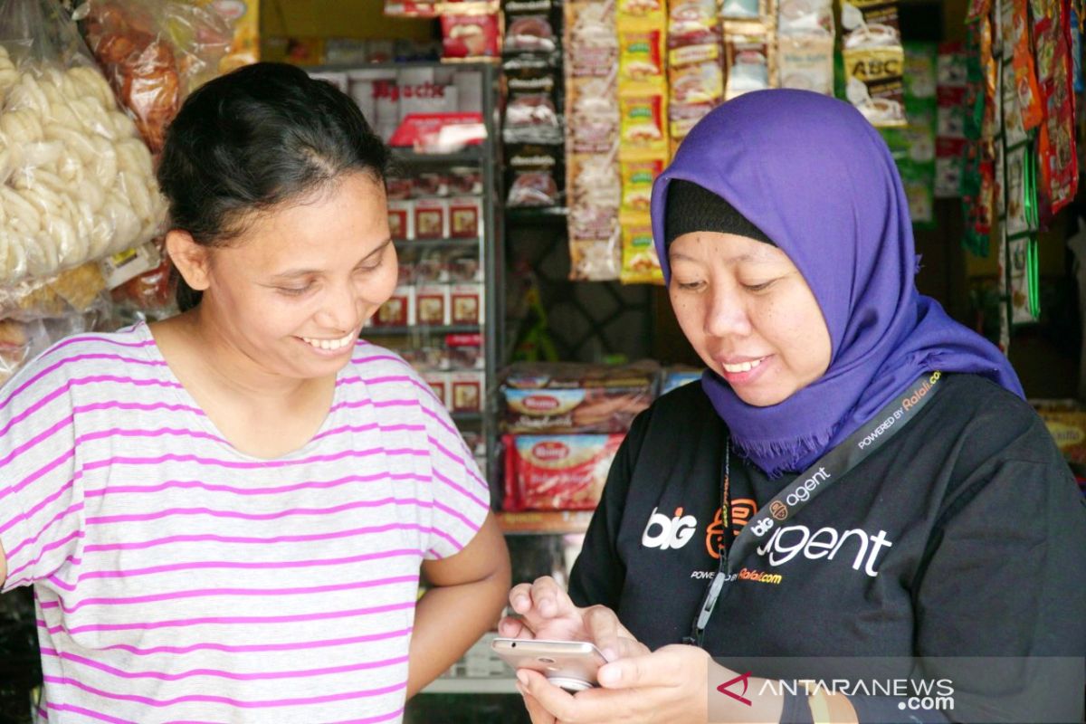 Bermodal ponsel, ibu rumah tangga ini bantu ekonomi keluarga