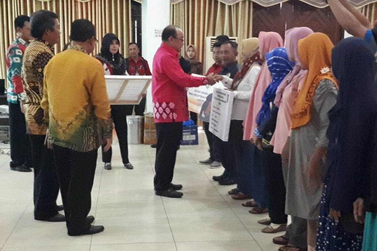 Dinas Sosial Tabalong salurkan bantuan Kelompok Usaha Bersama