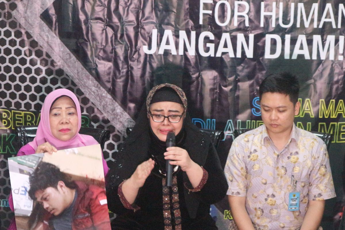 Ibunda mahasiswa  Faisal Amir: Kalau meninggal jenazah Faisal akan saya bawa ke DPR