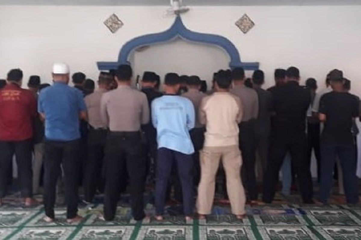 Mahasiswa Kudus gelar shalat gaib atas meninggalnya mahasiswa Kendari