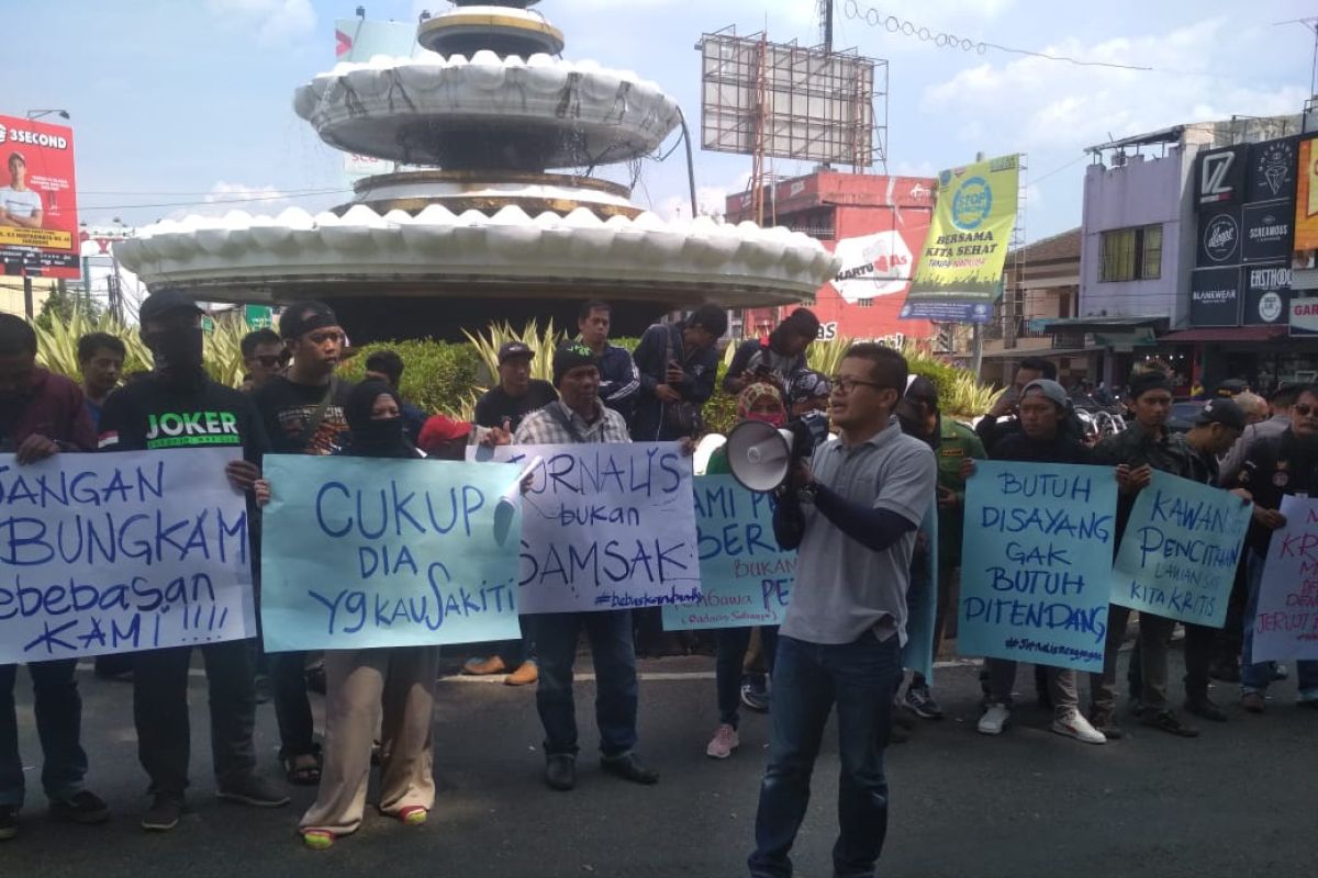 Jurnalis Sukabumi menuntut tidak ada lagi kekerasan terhadap wartawan