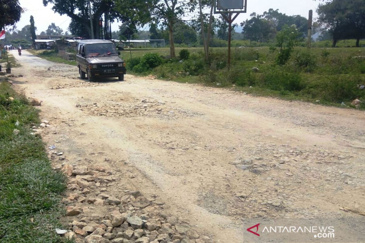 DPRD desak Pemkab Solok percepat perbaikan jalan di Nagari Aripan