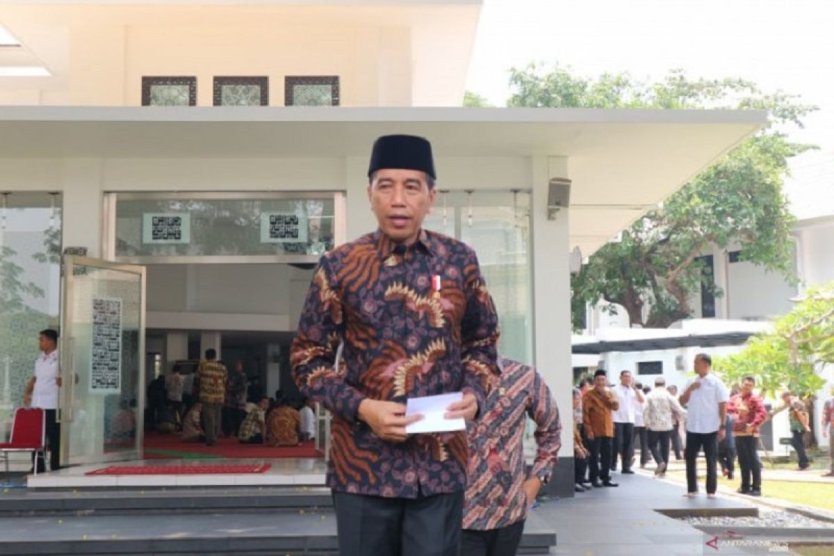 Jokowi tinjau kesiapan normal baru di masjid Istana Jakarta