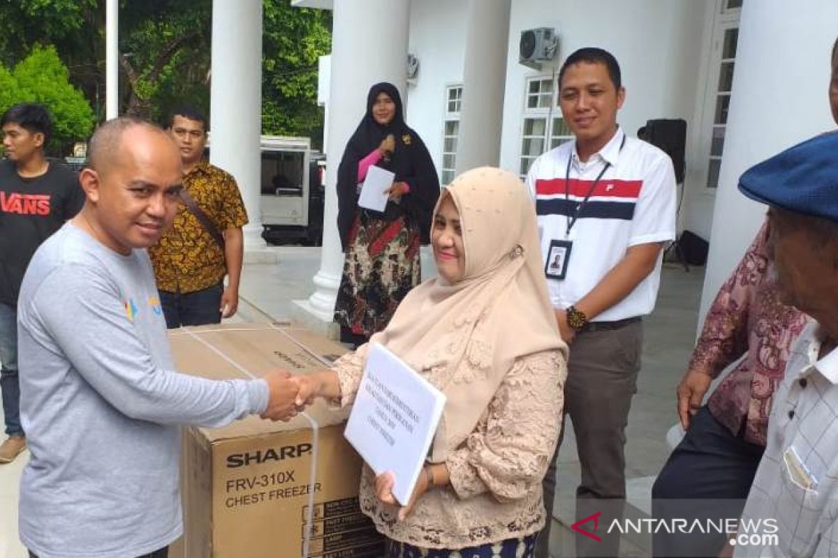 Pemkot Pangkalpinang bagikan 178 kartu asuransi nelayan