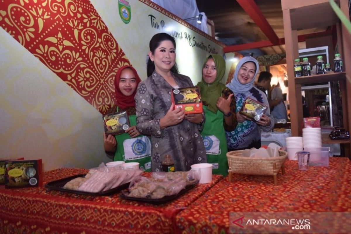 Mendagri sebut pempek Palembang pecahkan rekor nasional kuliner khas daerah