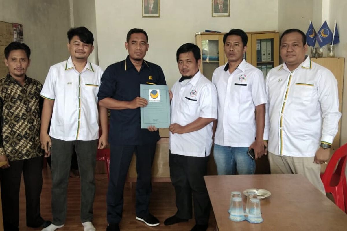 Relawan Rizal ambil formulir dari NasDem Labura