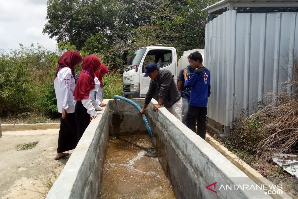 PMI Bangka Belitung bantu 15.000 liter air bersih kepada warga