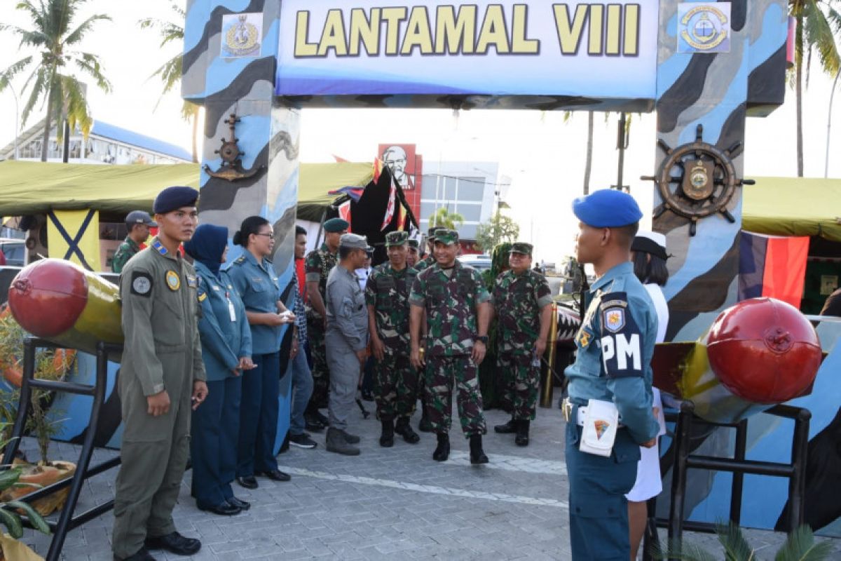 Lantamal VIII promosikan TNI AL kepada masyarakat Manado