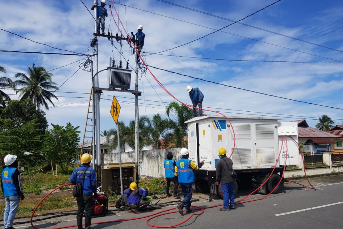 PLN Maluku dan Malut berupaya pulihkan sistem kelistrikan tiga lokasi