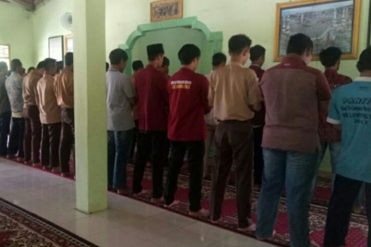 Mahasiswa Lampung Timur Shalat Gaib untuk dua mahasiswa meninggal