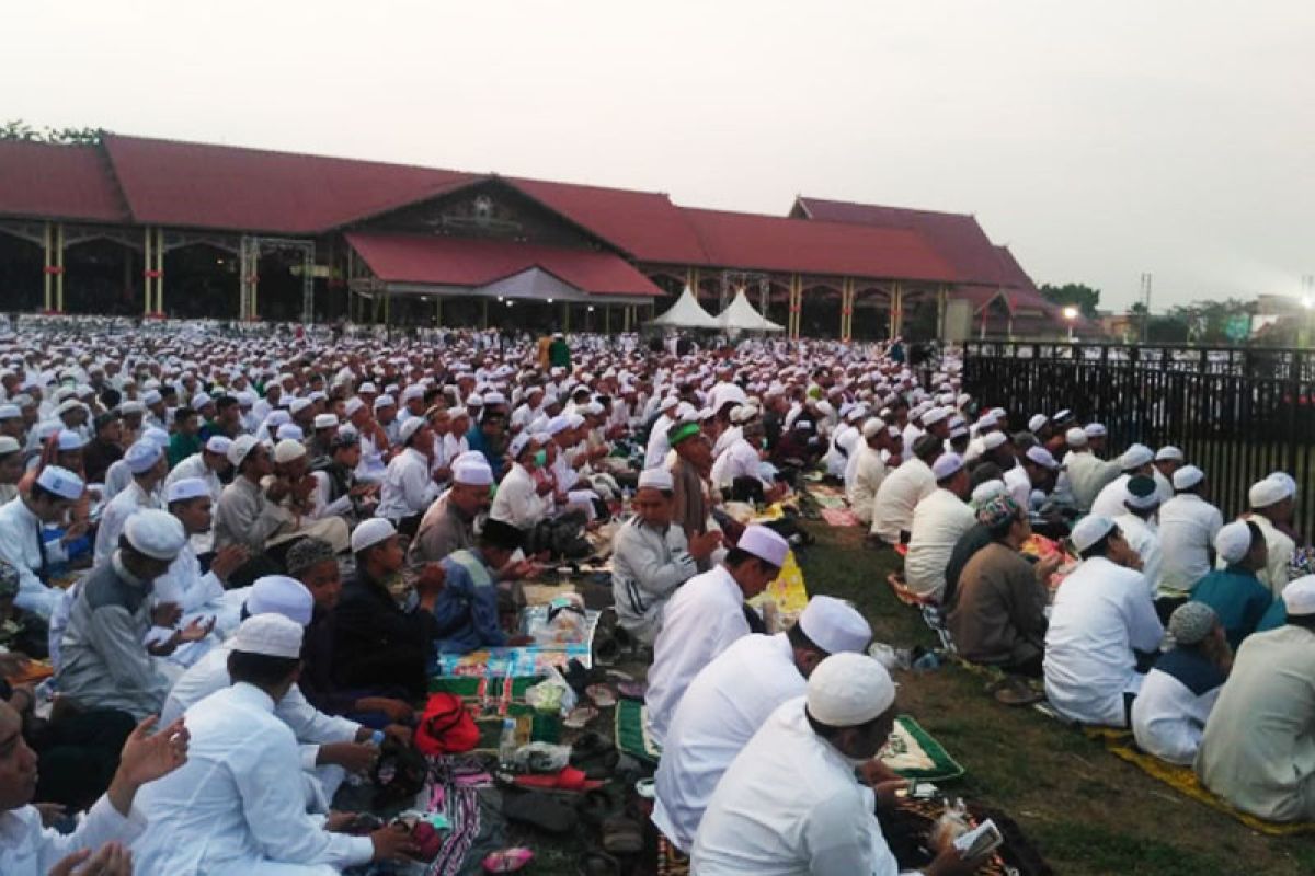 Puluhan ribu masyarakat hadiri dakwah Habib Umar Bin Hafidz di Kalteng