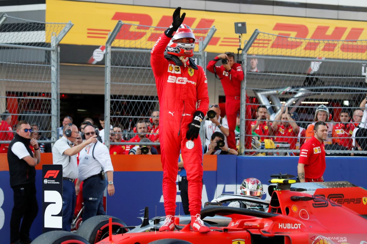 Pebalap Ferrari Leclerc raih pole position GP Rusia