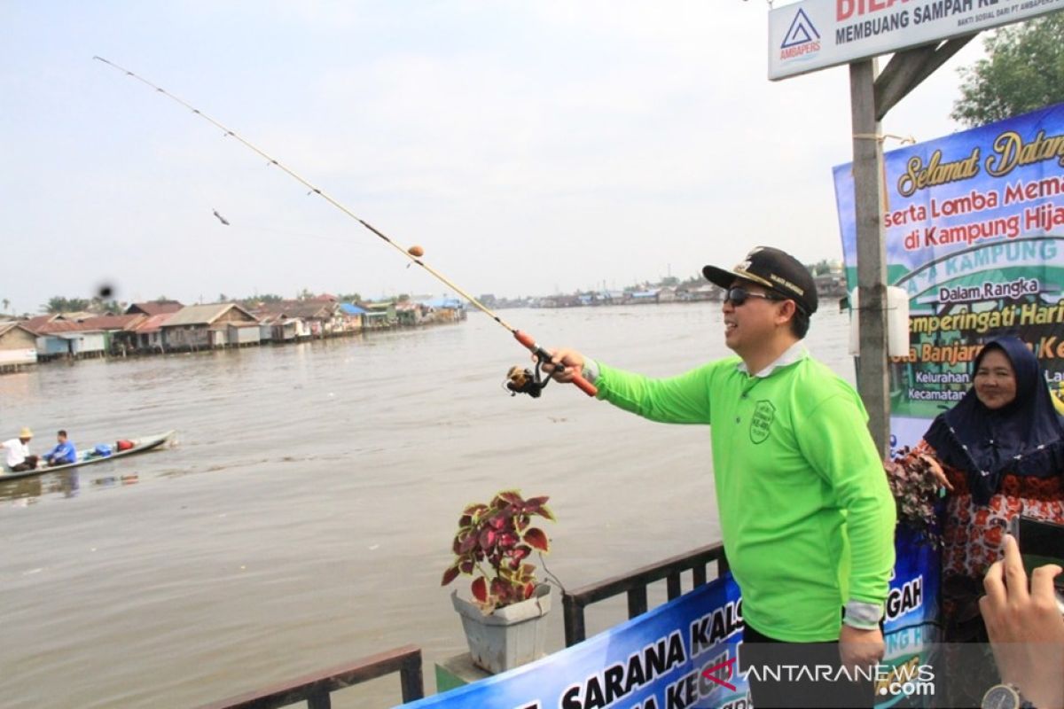 Lomba Mancing di Kampung Hijau