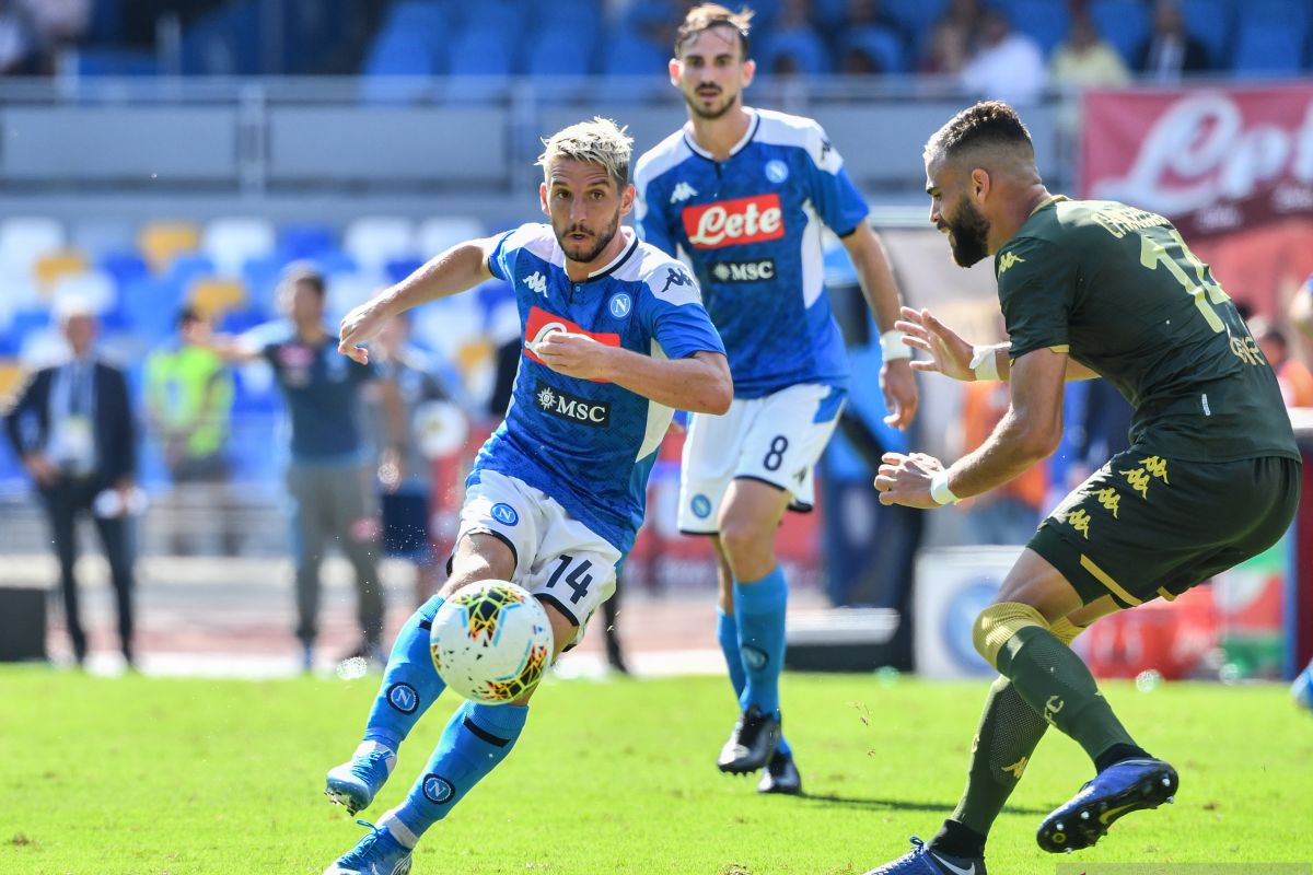 Napoli menang tipis 2-1 melawan Brescia