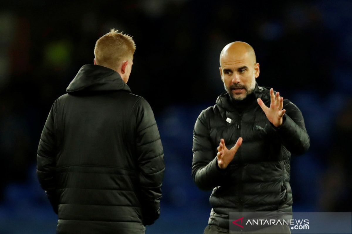 Guardiola ingin selisih lima angka dengan Liverpool