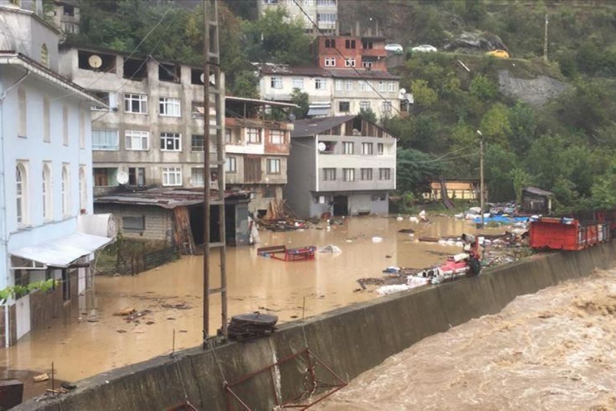 Hujan lebat akibatkan banjir bandang di Turki