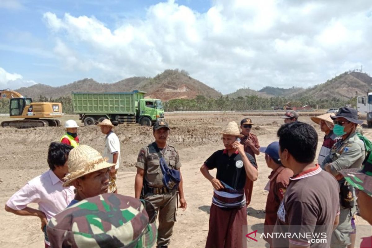 Puluhan warga halangi pembangunan Sirkuit Mandalika