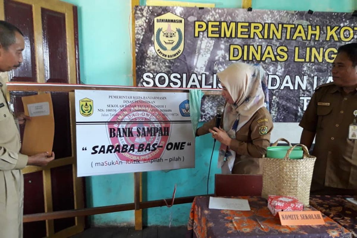 DLH targetkan semua sekolah di Banjarmasin Adiwiyata