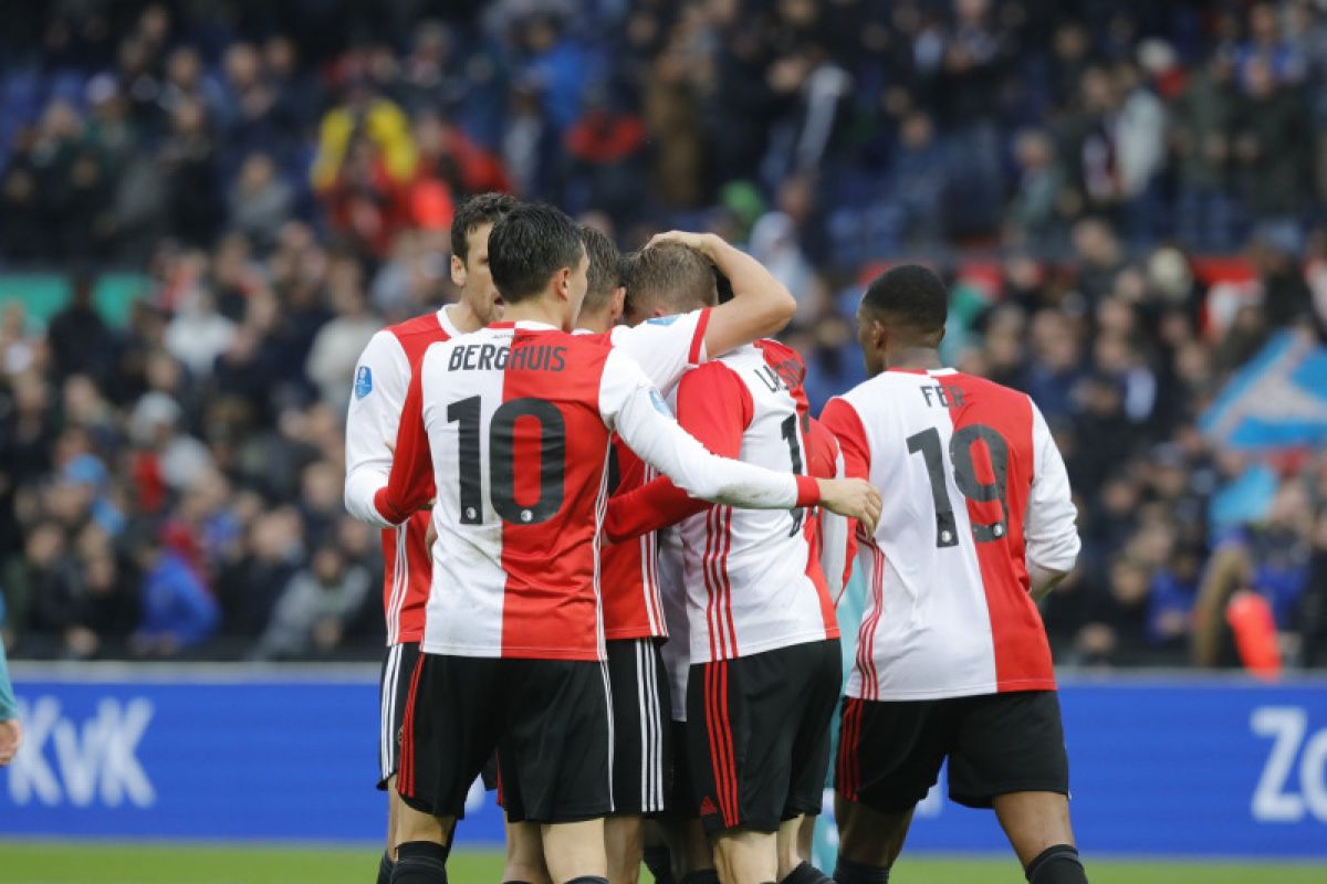 Feyenoord kembali ke jalur kemenangan dengan meyakinkan