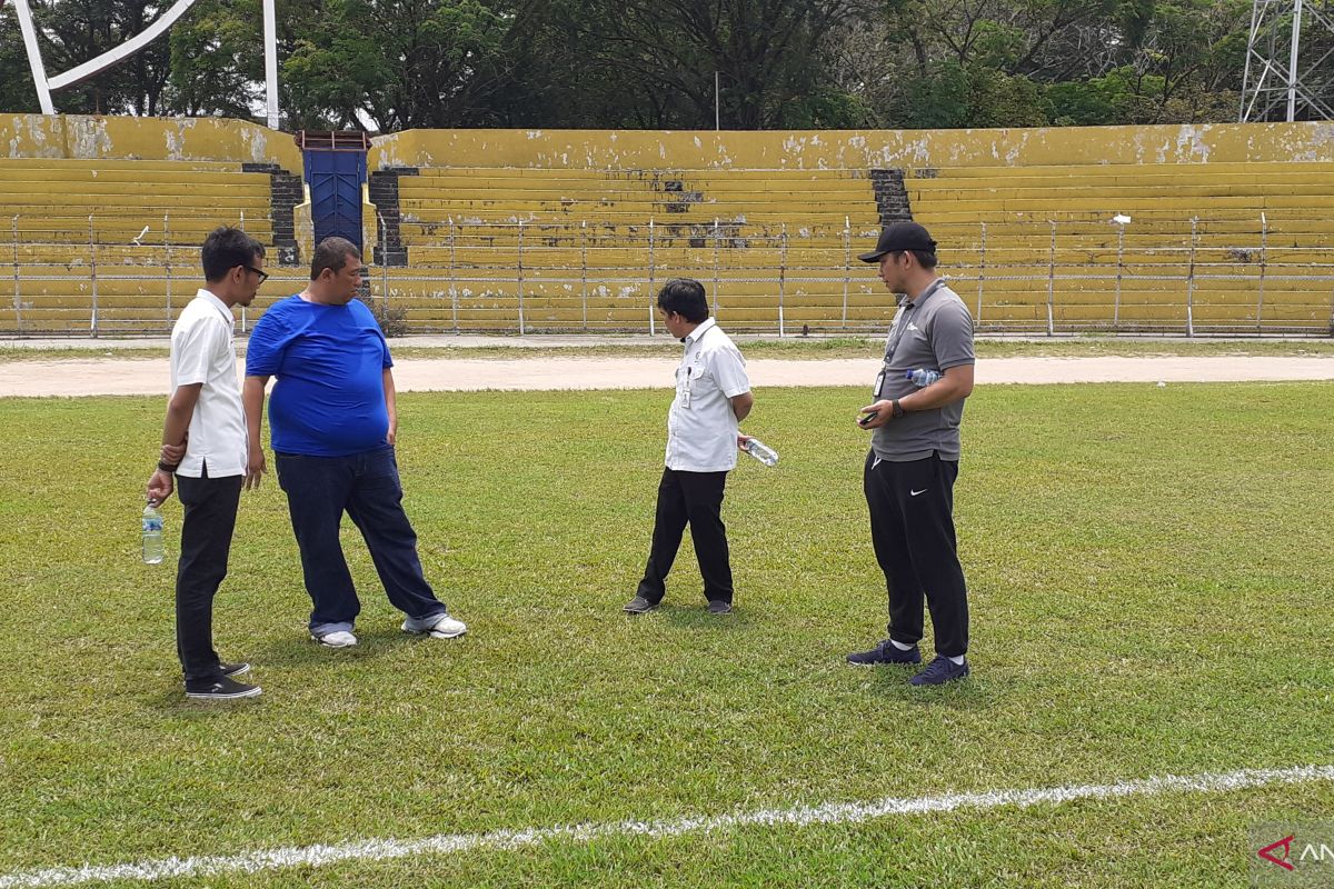 LIB : Kualitas rumput kandang Semen Padang FC harus diperbaiki