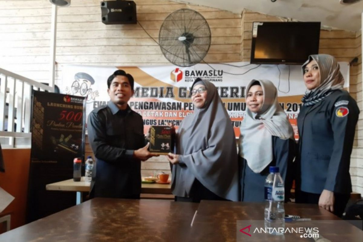 Mewujudkan pemilu santun melalui pantun